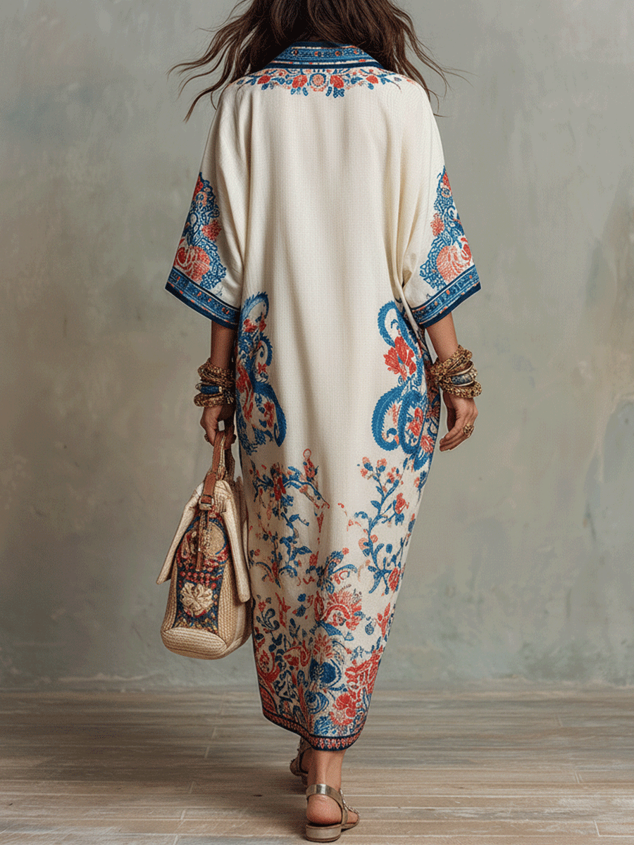 Ropa midi kaftan bohemio con estampado floral cachemira en marfil y azul