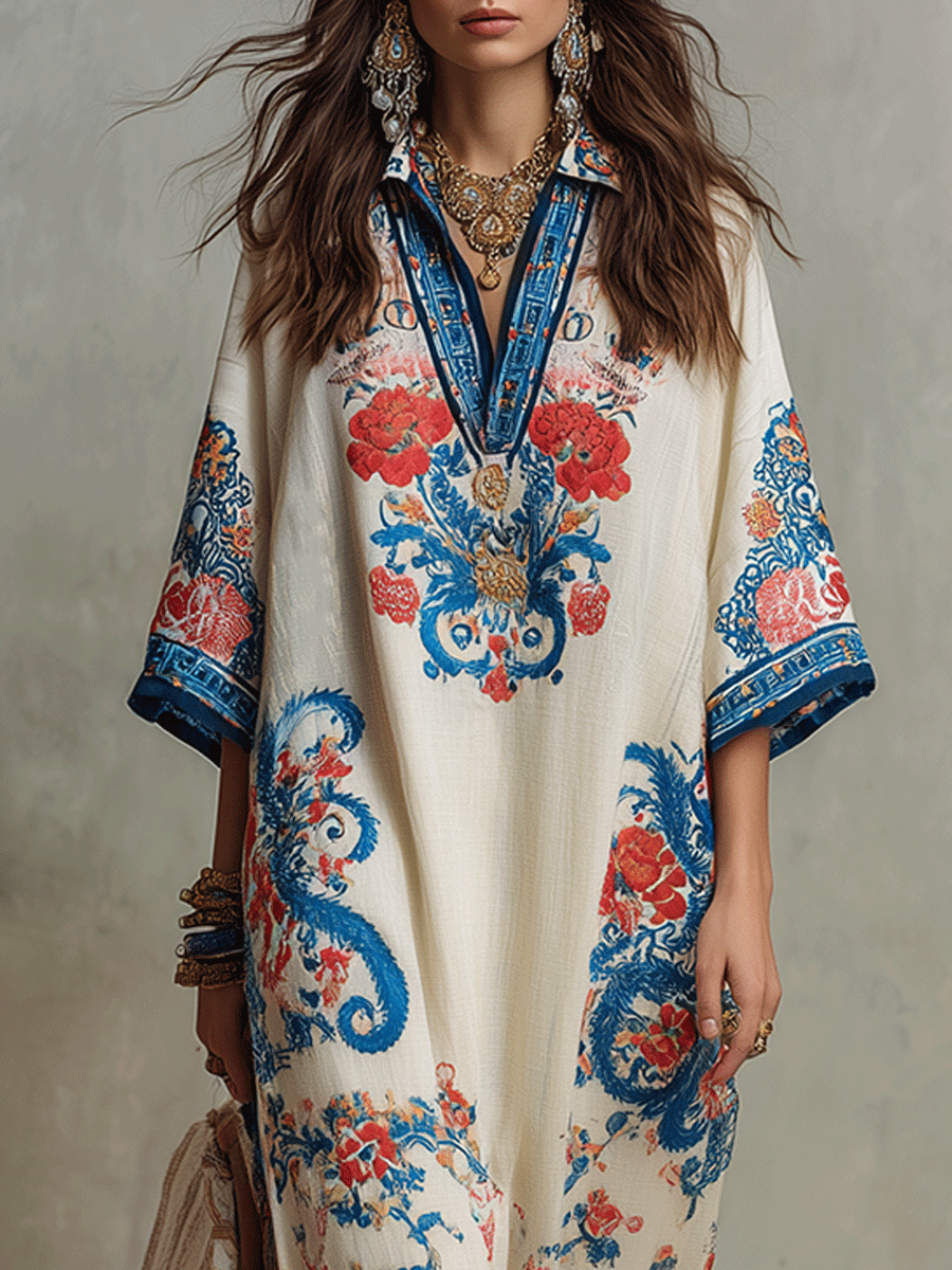 Ropa midi kaftan bohemio con estampado floral cachemira en marfil y azul