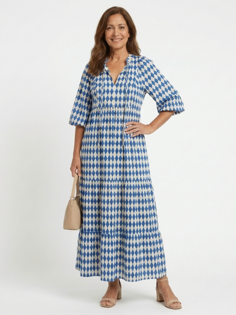 Elodie | Vestido midi acampanado con estampado de diamantes