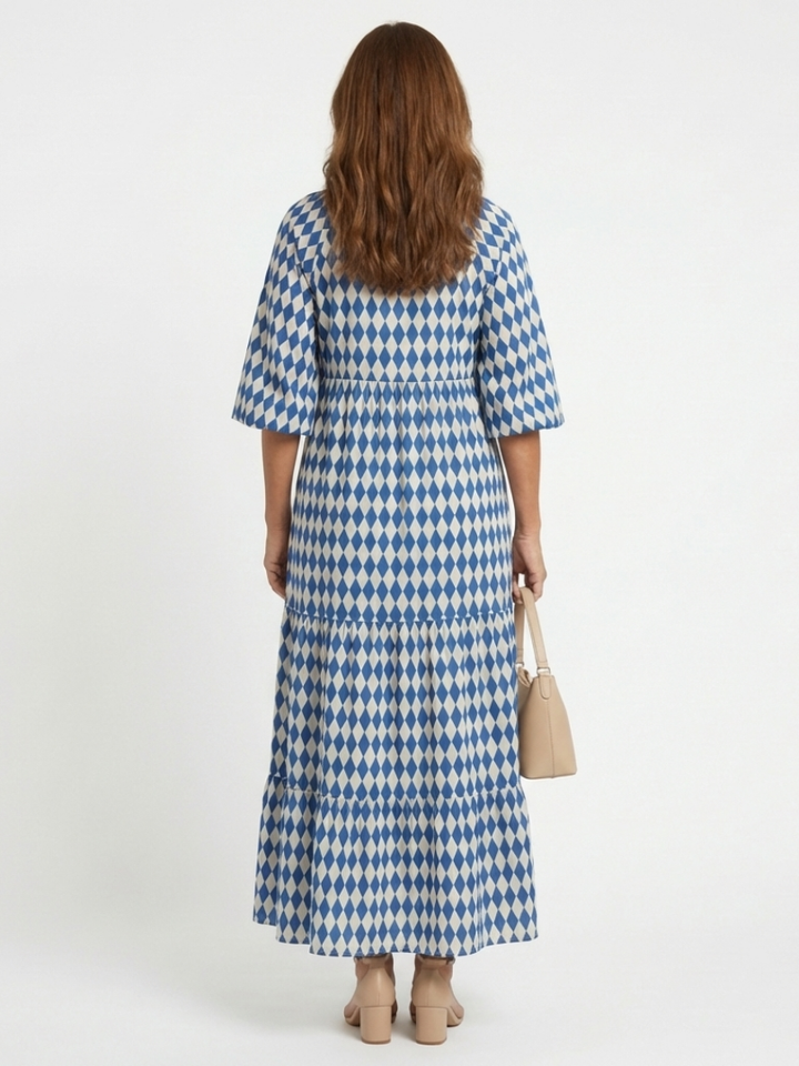 Elodie | Vestido midi acampanado con estampado de diamantes