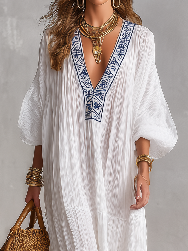 Vestido largo kaftán blanco bohemio con cuello en V bordado en tejido arrugado