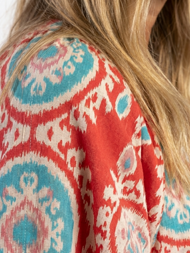 Zaria | Vestido midi de manga corta con escote en V y estampado paisley