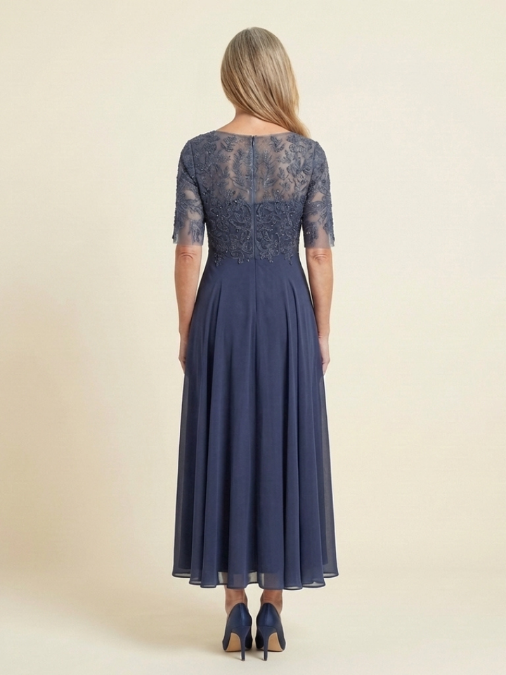 Vivian | Vestido Midi de Manga Tres Cuartos con Cuerpo de Encaje