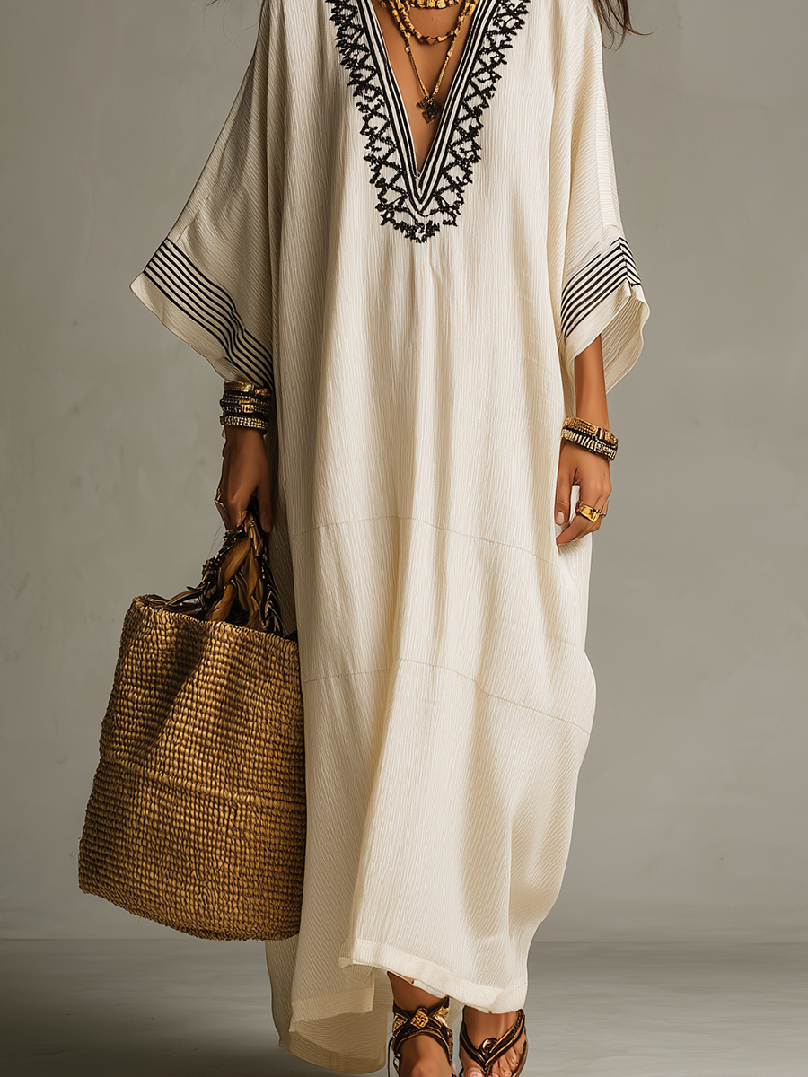 Robe longue bohème blanc cassé brodée à col V