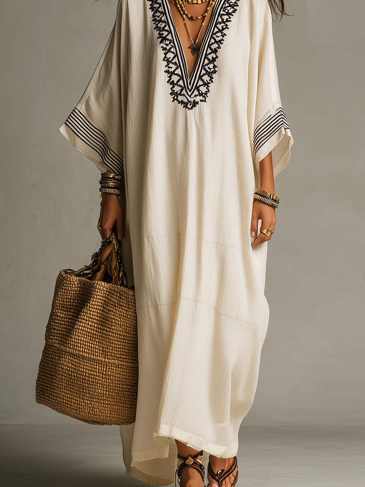 Robe longue bohème blanc cassé brodée à col V