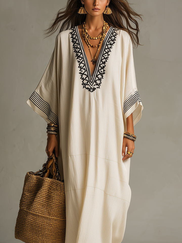 Robe longue bohème blanc cassé brodée à col V