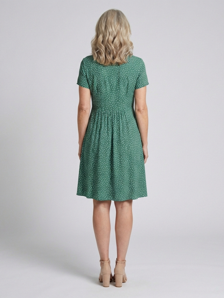 Caroline | Vestido midi de lunares con cuello y mangas cortas