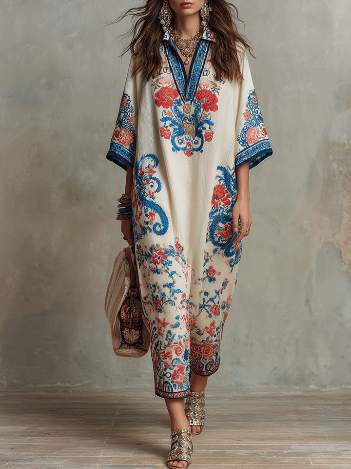 Ropa midi kaftan bohemio con estampado floral cachemira en marfil y azul