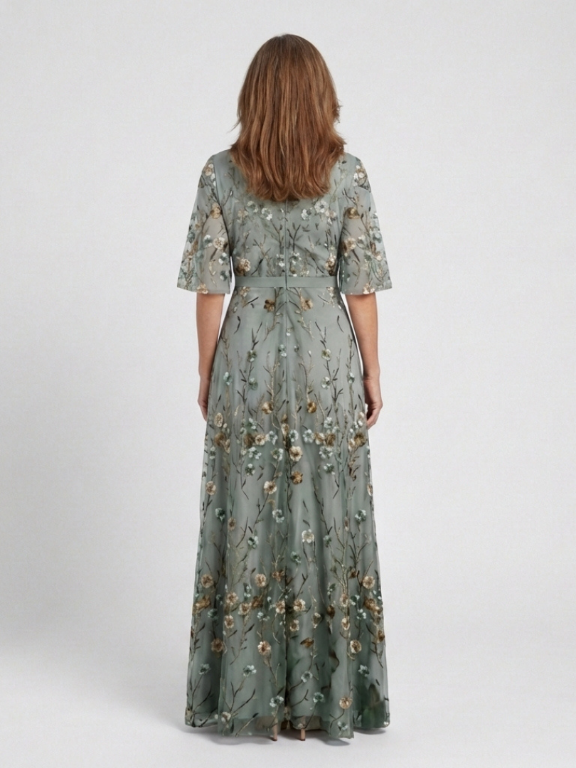 Evadne | Vestido Maxi de Flores con Escote en V y Manga Corta