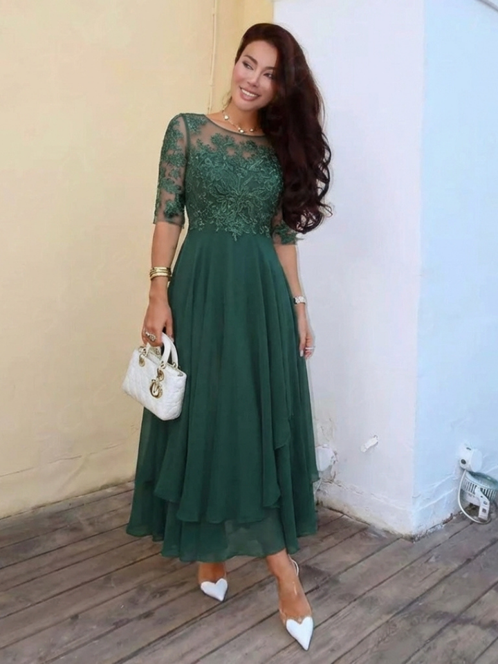 Vivian | Vestido Midi de Manga Tres Cuartos con Cuerpo de Encaje